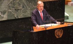 Guterres: “Lübnan uçurumun kenarındadır”