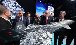 Erdoğan, SAHA EXPO fuarında stantları ziyaret etti