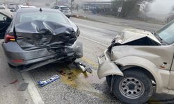 Sisli hava zincirleme kazayı beraberinde getirdi: 2 yaralı