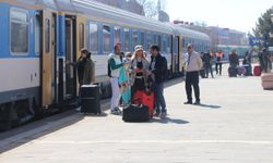 İranlı Turistlerin Nevruz Bereketi: Tahran-Van Treni Ekonomiye Can Veriyor