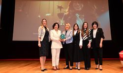Mercedes-Benz, She’s Mentoring Programı Başarılarını 5 Prestijli Ödülle Taçlandırdı