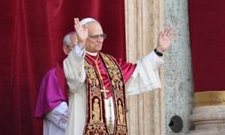Vatikan'da Tarihi Seçim: ABD'li Kardinal Robert Francis Prevost, Papa Seçildi