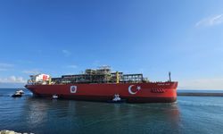 Türkiye'nin İlk Yüzer Doğal Gaz Üretim Platformu "Osman Gazi" Filyos Limanı'na Ulaştı