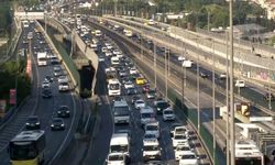 Bayram Tatili Bitti, İstanbul Trafiği Geri Döndü: Haftanın İlk İş Günü Yoğunlukla Başladı