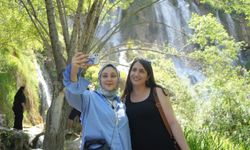 Munzur’un Serin Hediyesi: Girlevik Şelalesi Yaz Sıcağında Doğayla Buluşma Noktası Oldu