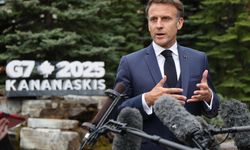 Macron: "İran’da rejim değişikliği Orta Doğu’da kaosa yol açar"