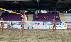 Hopa 26. Uluslararası Plaj Voleybolu Turnuvası Renkli Görüntülere Sahne Oldu