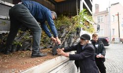 Konya Büyükşehir Belediyesi üreticiye sumak fidanı desteğinde bulundu