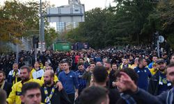 Fenerbahçe taraftarı derbi için stada geldi