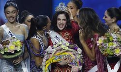 Tartışmalı Kainat Güzellik Yarışması’nda 2 Kraliçe Tacını İade Etti