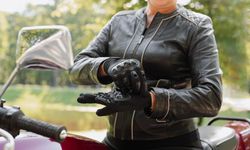 Motosiklet sürücüsü ve yolcularına koruyucu eldiven takma zorunluluğu geldi