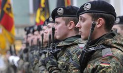 Almanya Federal Meclisi Yeni Askerlik Yasasını Onayladı