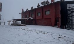 Uludağ’da Kar Kalınlığı 10 Santimetreye Ulaştı: Kapalı Oteller Sezona Hazırlanıyor