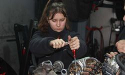 Sanayinin tek kız çırağı 17 yaşındaki Dilem Selis azmiyle örnek oluyor