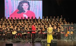 Türkan Şoray ‘İyilik Korosu’ Konseriyle Sanatseverlerle Buluştu