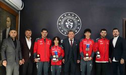 Şampiyon cimnastikçilerden Kabakcı’ya ziyaret