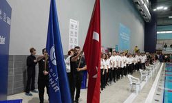 Her Yaştan Yüzücü Şampiyonluk İçin Kulaç Attı