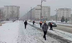 Sivas buz kesti! termometreler eksi 19 dereceyi gösterdi