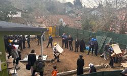 İBB Üsküdar’da yapı kayıt belgeli binayı yıktı: Aile sokakta kaldı