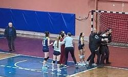 Küçük Kızlar Finalinde Skandal Gece: Taraftar Sahaya Girdi, Maç Seyircisiz Tamamlandı