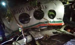 Hindistan’da içerisinde 7 kişinin bulunduğu ambulans uçak düştü