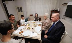 Erdoğan, Beyoğlu’nda Kayacık Ailesinin İftar Sofrasına Konuk Oldu