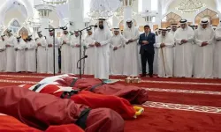 Katar’daki Türk şehitler için düzenlenen cenaze törenine Katar Emiri de katıldı