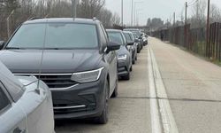 Pazarkule-Kastanies Hattında "Biyometrik" Yoğunluk: Tek Peron Çilesi Devam Ediyor