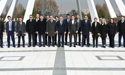 Devlet Büyükleri Anıt Mezarlığı'nda Anma Programı Gerçekleştirildi