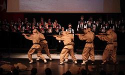 Öğrencilerin “Bir Hilal Uğruna” Oratoryosu Ayakta Alkışlandı