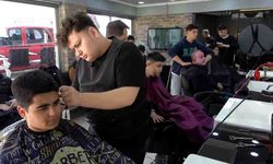 Berberlerde bayram tıraşı mesaisi: “Sabaha kadar devam ediyoruz”