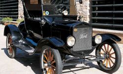 Peaky Blinders’ın klasik otomobilleri Rahmi M. Koç Müzesi’nde