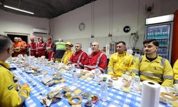 Bakan Işıkhan’dan yerin 320 metre altında sahur: Maden işçileriyle buluştu