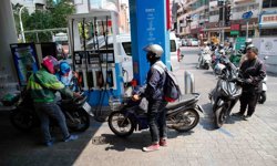 Akaryakıt krizi: Sürücüler istasyonlara akın etti