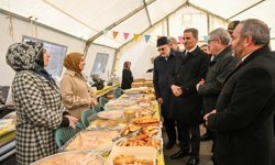 Hayır çarşısı bu kez "İki İnsan Bir Hayat" için açıldı