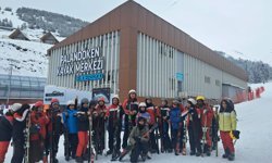Dünyanın Dört Bir Yanından Gelen Öğrenciler Palandöken'de Kayakla Tanıştı
