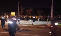 Samandıra'da Fenerbahçeli taraftarlar takım otobüsünü taşladı