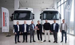 Renault Trucks T480’den İstanbul Lojistik’e 20 adet Trucks T480 teslimat