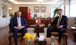 Bakan Bayraktar Belçikalı Mevkidaşı Prevot ile Enerji İş Birliğini Görüştü