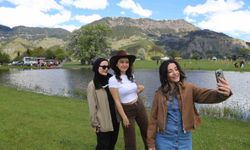 Artvin'de iki ay sonra kuruyacak göl için kilometrelerce yol geldiler