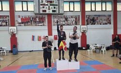 Eskişehirli kılıç ustası, İzmir'den dereceyle döndü