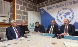 Mustafa Varank: "Şu anda partinin bütün dizaynını Özgür Özel'e göre yapıyorlar"