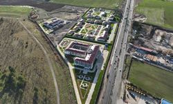 Bakan Göktaş, Diyarbakır'ın ilk huzurevinin olduğu kampüste incelemelerde bulundu