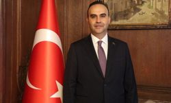 Bakan Kacır: 'Fransa'daki 1 milyar doları aşan Türk yatırımları ve burada yaşayan 800 binden fazla vatandaşımız ülkelerimiz arasındaki bağları daha da zenginleştirmektedir'