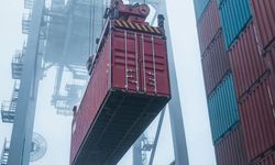 İhracat ve ithalat mayısta çift haneli geriledi, dış ticaret açığı daraldı