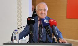 Cumhurbaşkanlığı Yüksek İstişare Kurulu Üyesi Çiçek: "Yeteri kadar kaliteli kanun çıkaramıyoruz"
