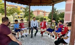Başkan Ulutaş'tan engelli vatandaşa akülü araç desteği, çocuklara ziyaret