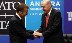 Cumhurbaşkanı Erdoğan, Macron ile Fransa'ya selam gönderdi