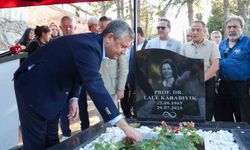 Prof. Dr. Lale Karabıyık'ı anma programına CHP Grup Başkanı Özgür Özel de katıldı