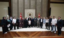 Cumhurbaşkanı Erdoğan, Kahramanmaraş'taki okul saldırısında hayatını kaybeden öğrencilerin ailelerini kabul etti